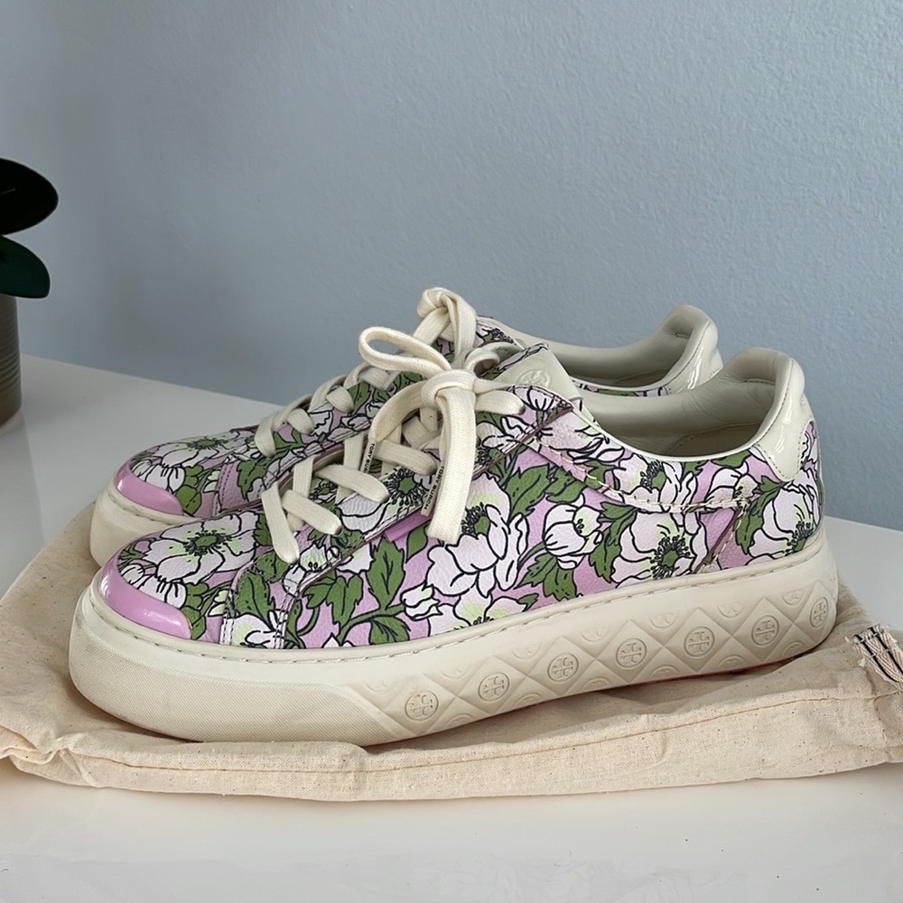 Tory Burch ladybug sneakers. Size: 10M